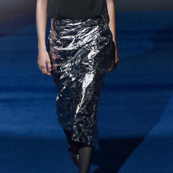 Zara NWT metallic wrinkle effect pencil skirt silver...